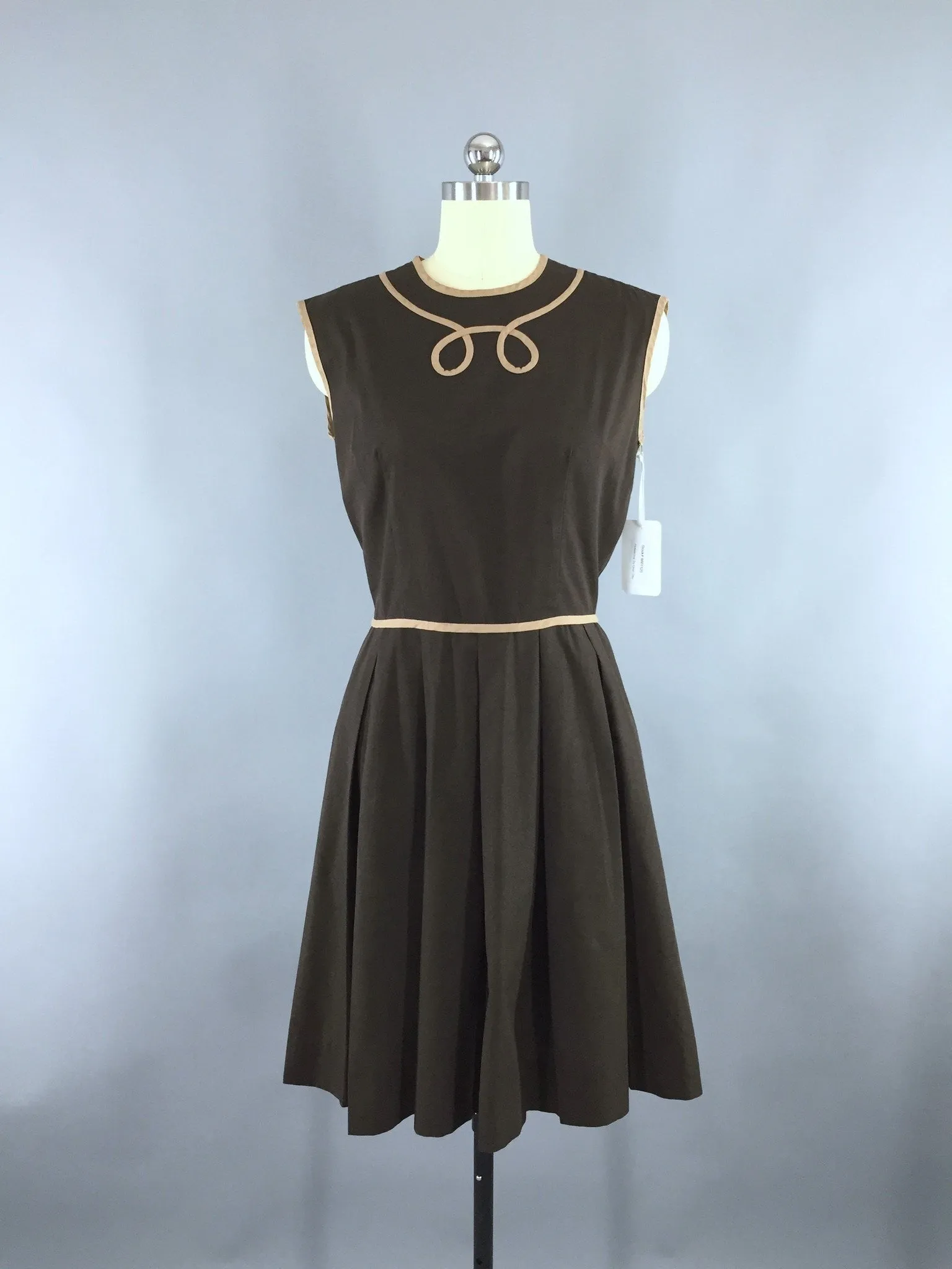 1950s Vintage Day Dress / Brown Cotton Sundress