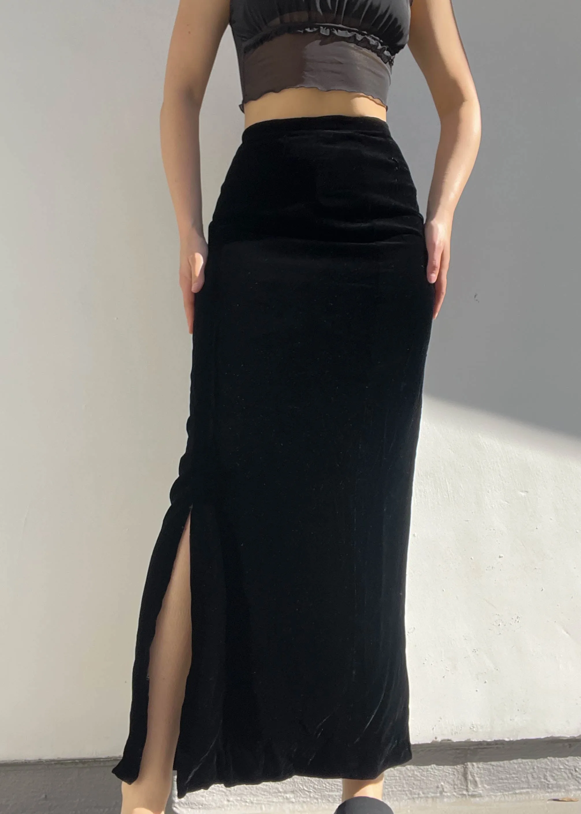 90’s Black Velvet Slit Maxi Skirt (25")