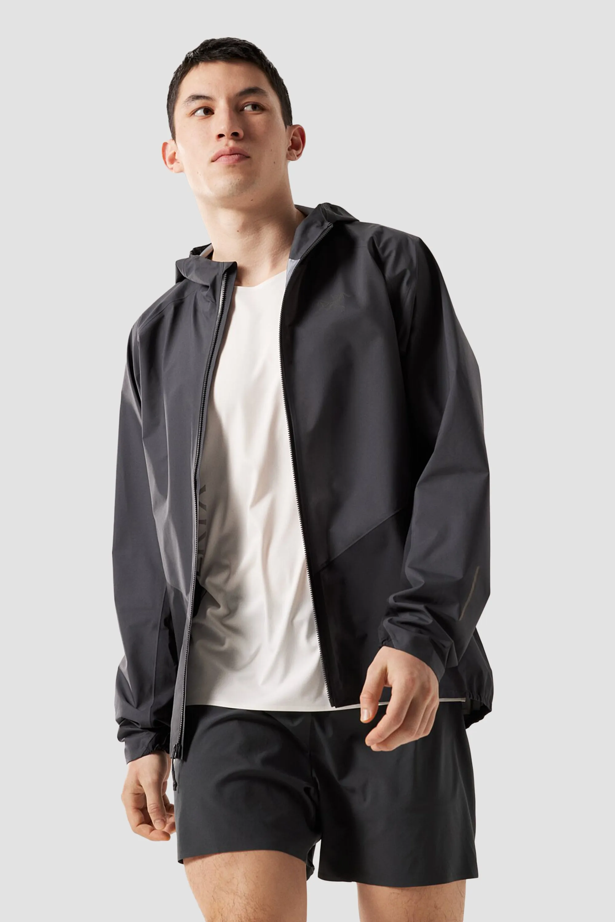 Arc'teryx Men's Norvan Shell Jacket in Graphite/Black