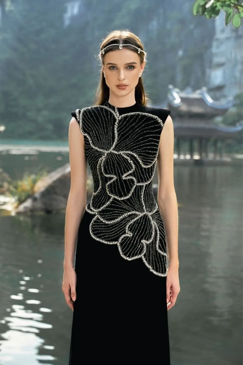 BLACK SLEEVELESS ORCHID PATTERNED DRESS