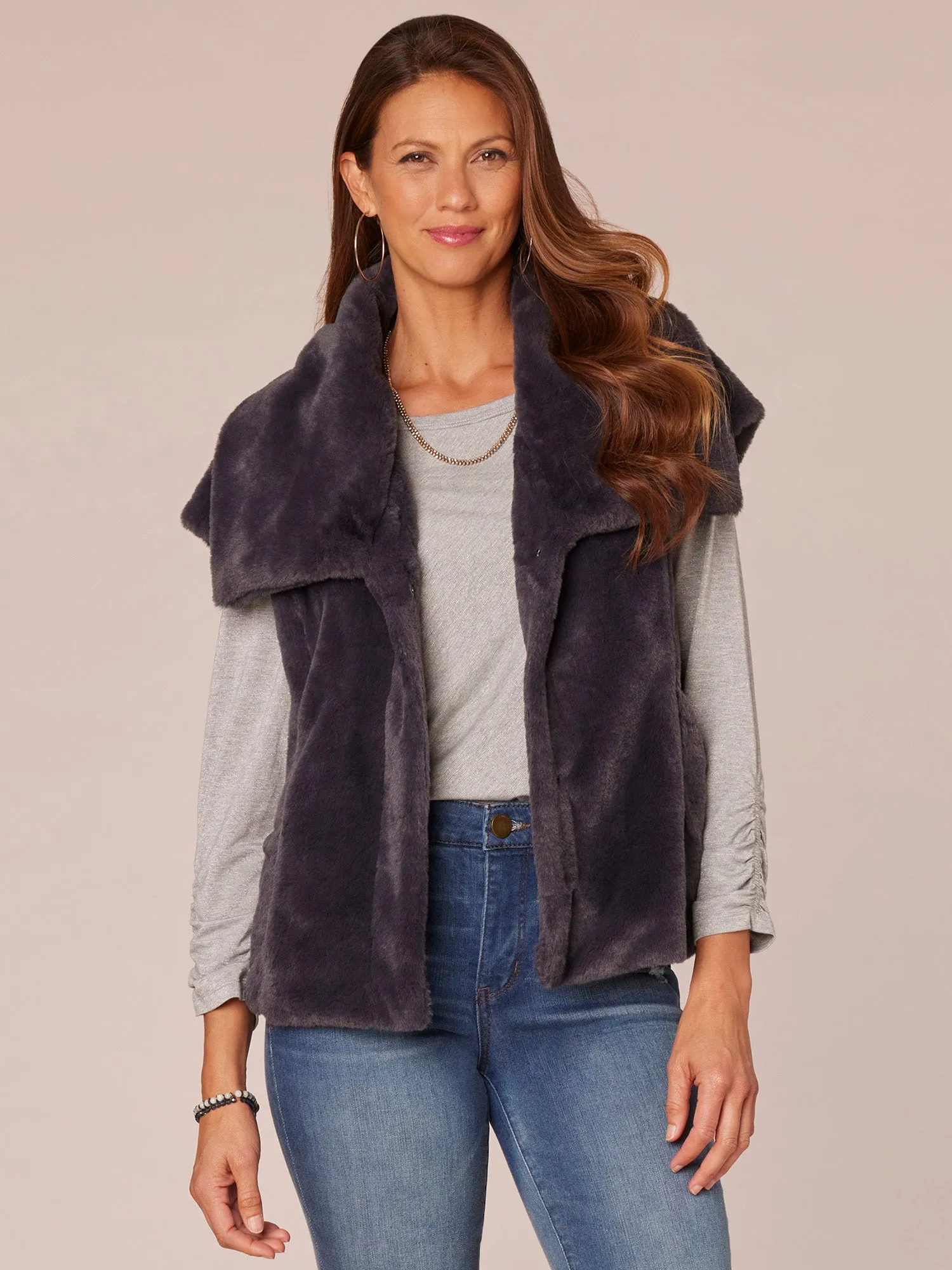 Cap Sleeve Wide Shawl Collar Knit Vest with Princess Seaming