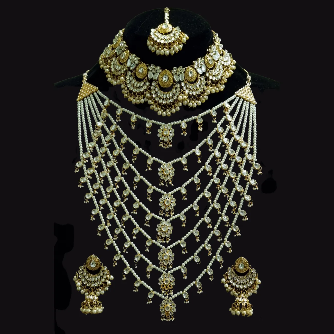 Designer kundan gold plated bridal set.