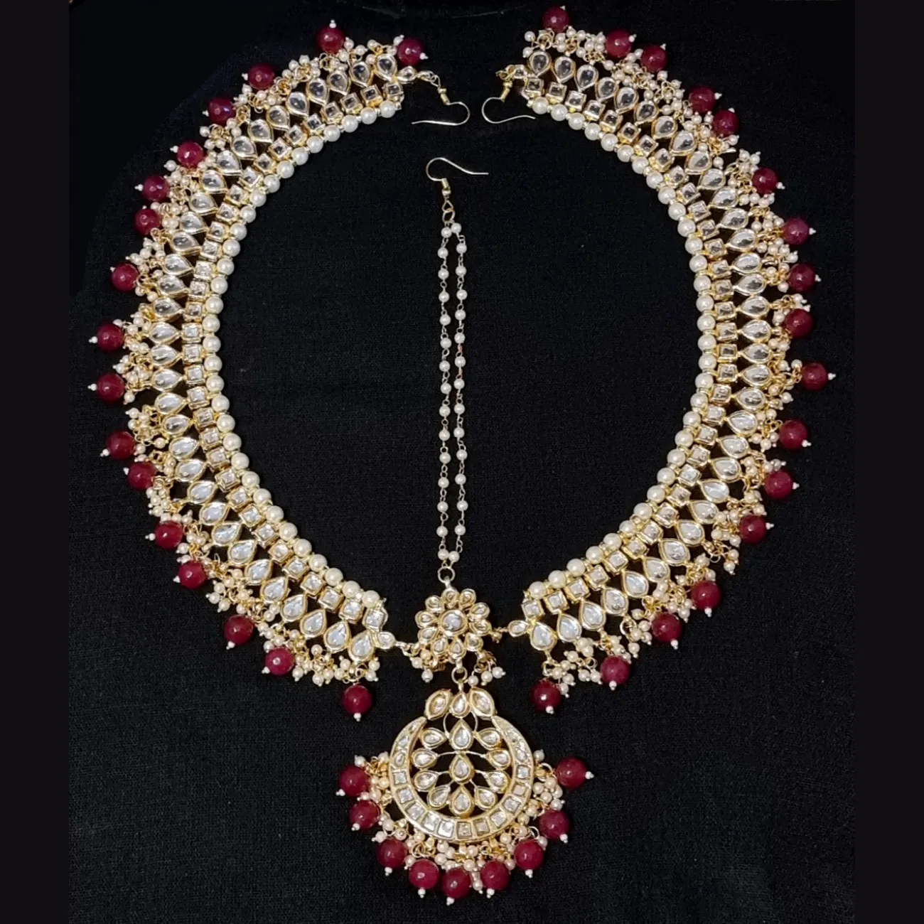 Designer maharaani kundan bridal jewellery set.