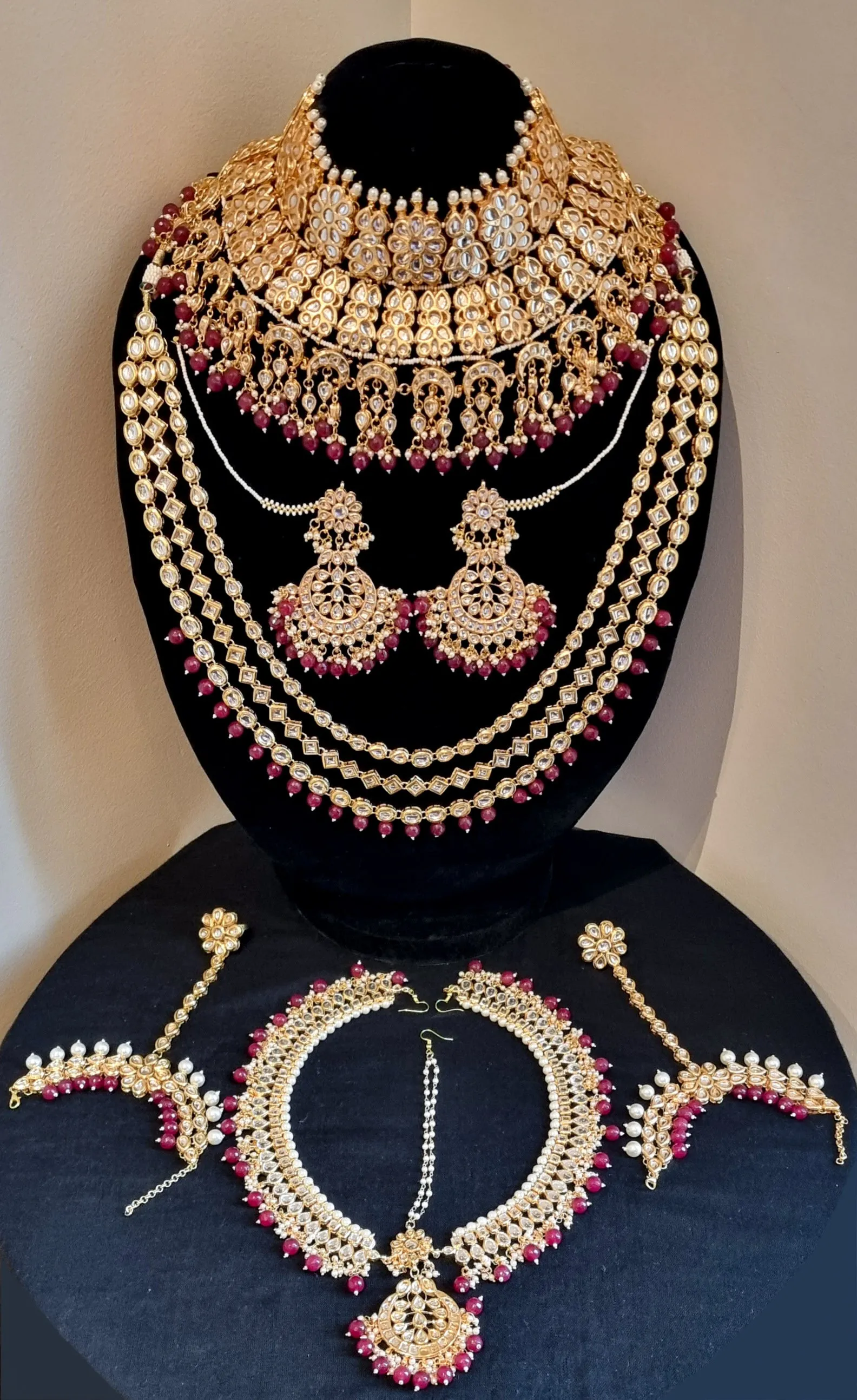 Designer maharaani kundan bridal jewellery set.