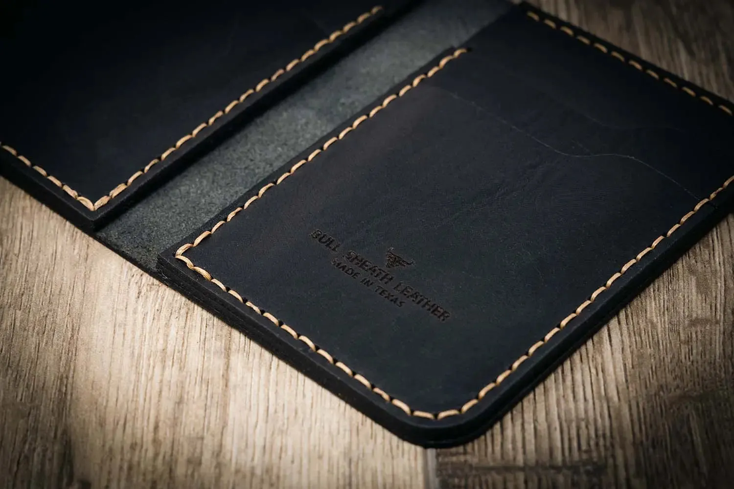 The Tyler Vertical Wallet - Black