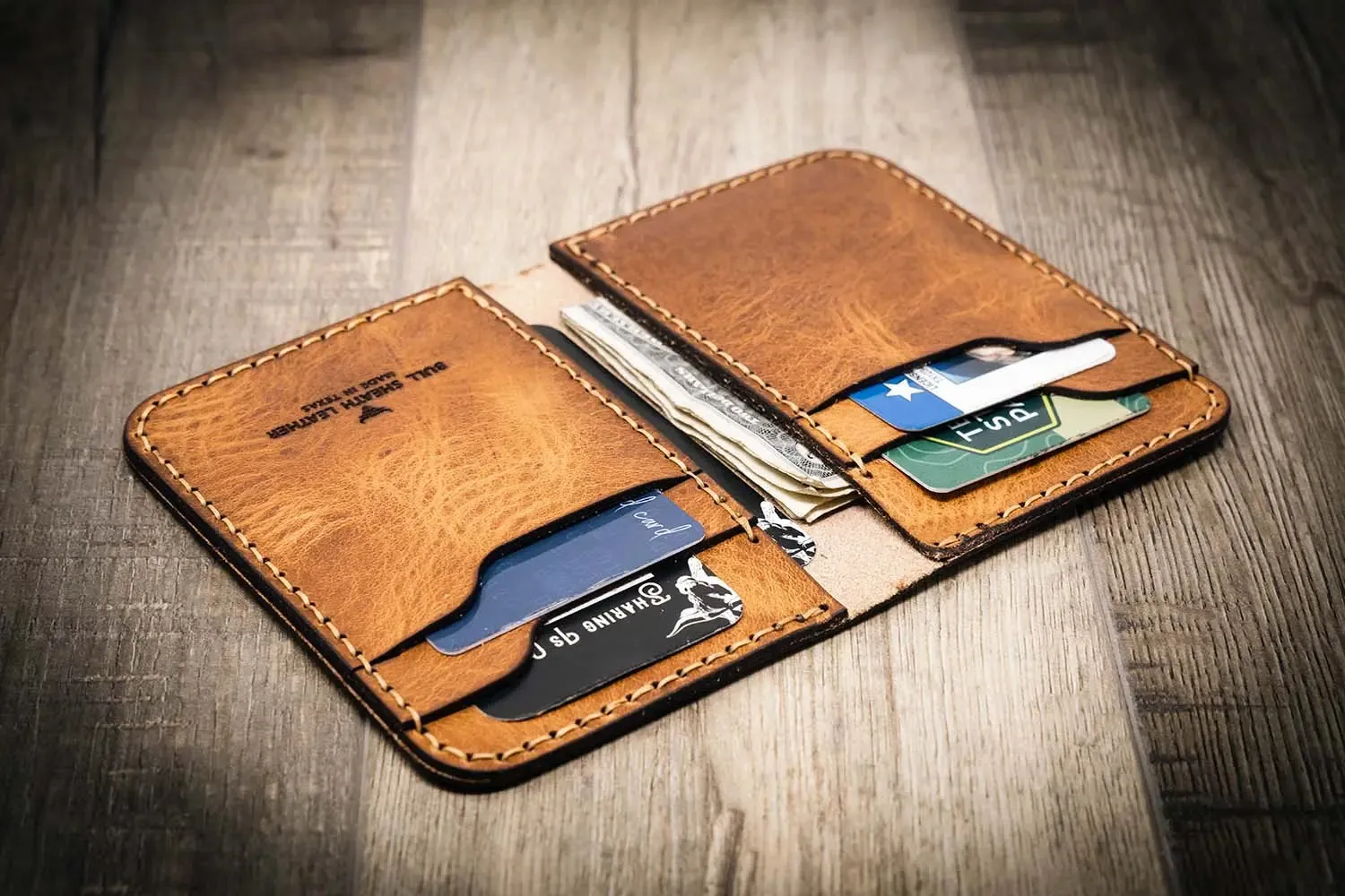 The Tyler Vertical Wallet - Saddle Tan