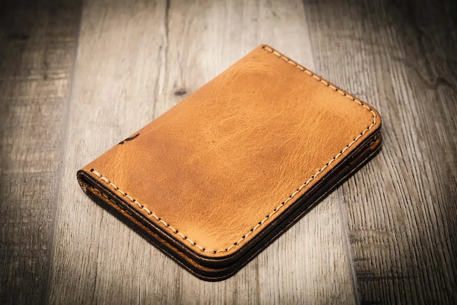 The Tyler Vertical Wallet - Saddle Tan