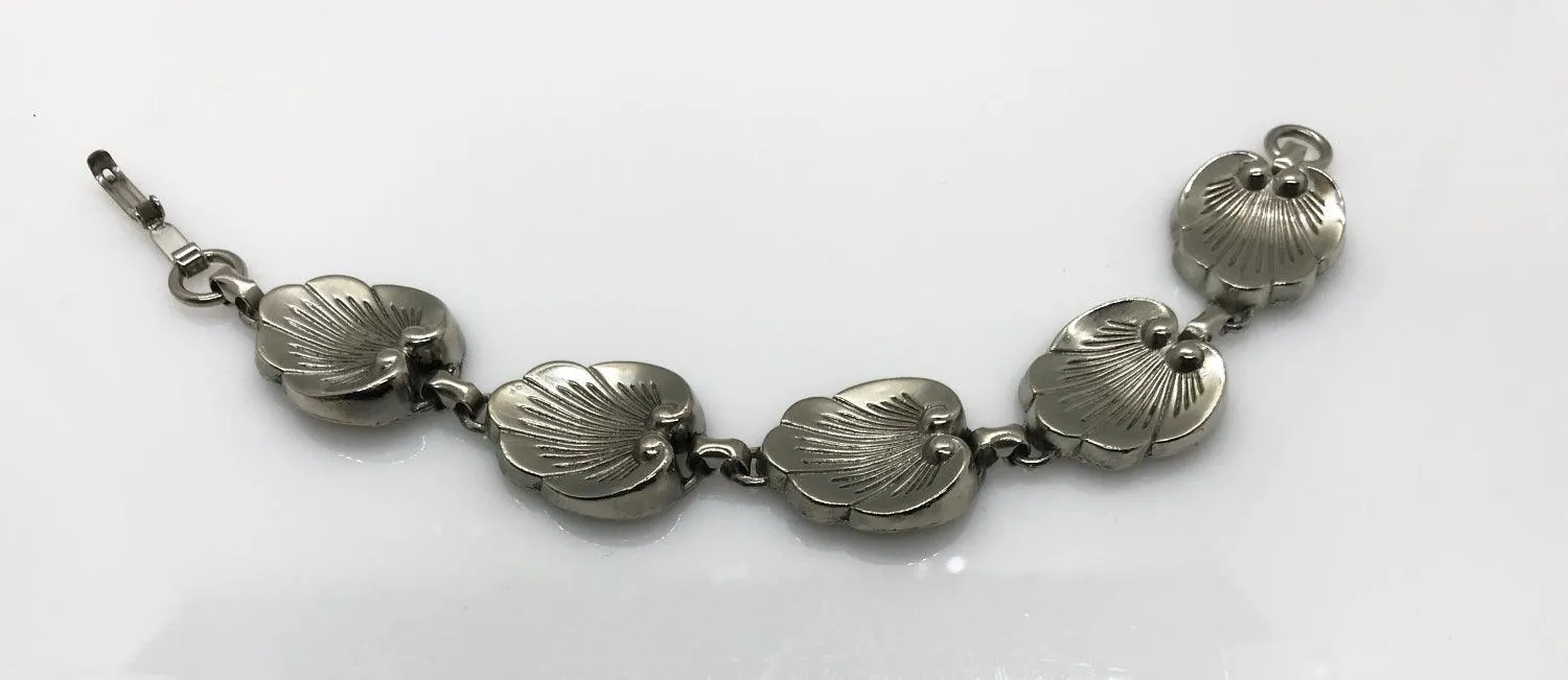 Vintage Silver Tone Textured Shell Shaped Bracelet