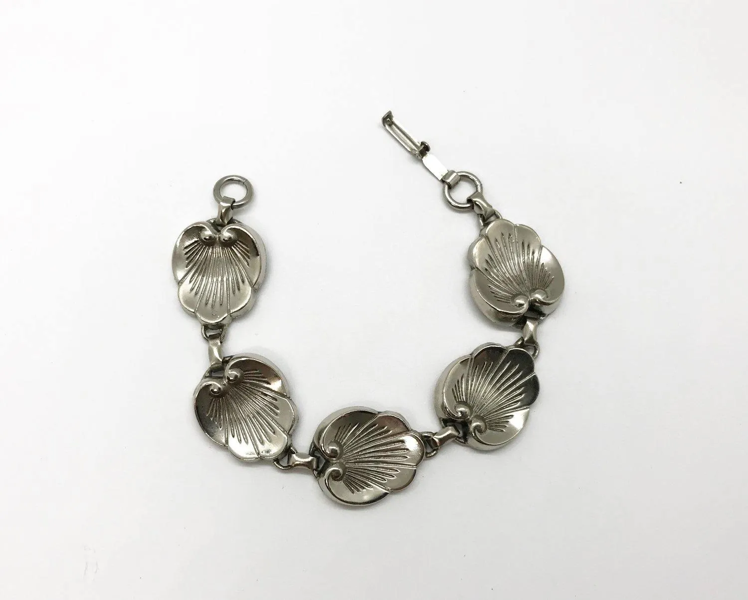 Vintage Silver Tone Textured Shell Shaped Bracelet